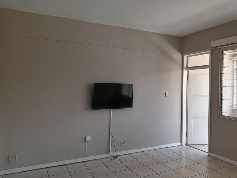 BACHELOR FLAT TO RENT IN SUNNYSIDE - Photo 7