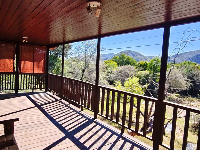 Charming Log Home Retreat with Spectacular Mountain Views - Photo 3