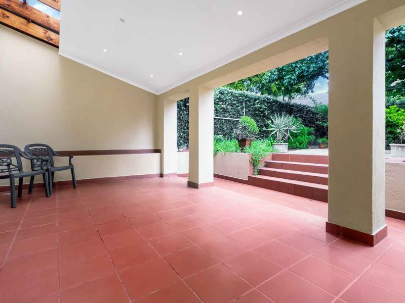 WELL-KEPT DUPLEX IN SOUGHT AFTER BOOMED ENCLOSURE - Photo 10