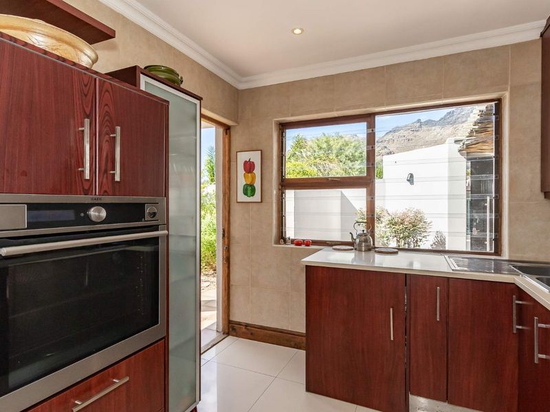 STUNNING HOME IN SOUGHT-AFTER KLEIN WASSENAAR - Photo 10