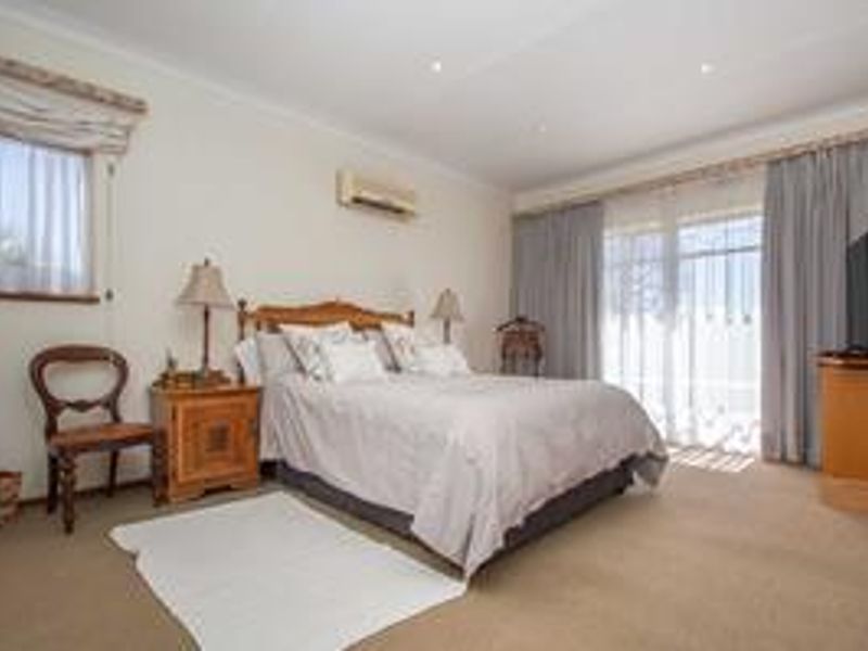 Spacious family haven in Noordhewuel. - Photo 10