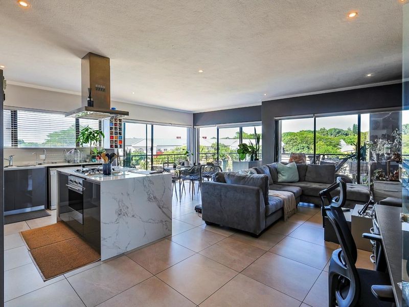 Elevated Living: An Eco-Chic Luxury Penthouse - Photo 2