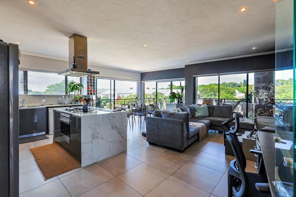 Elevated Living: An Eco-Chic Luxury Penthouse - Photo 2