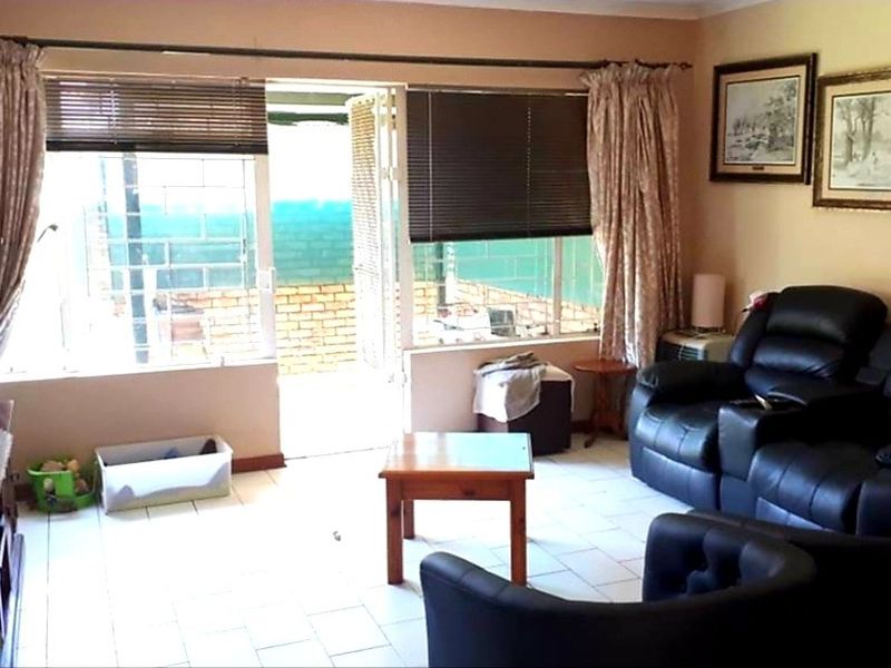 2 Bedroom townhouse in Edleen - Photo 6