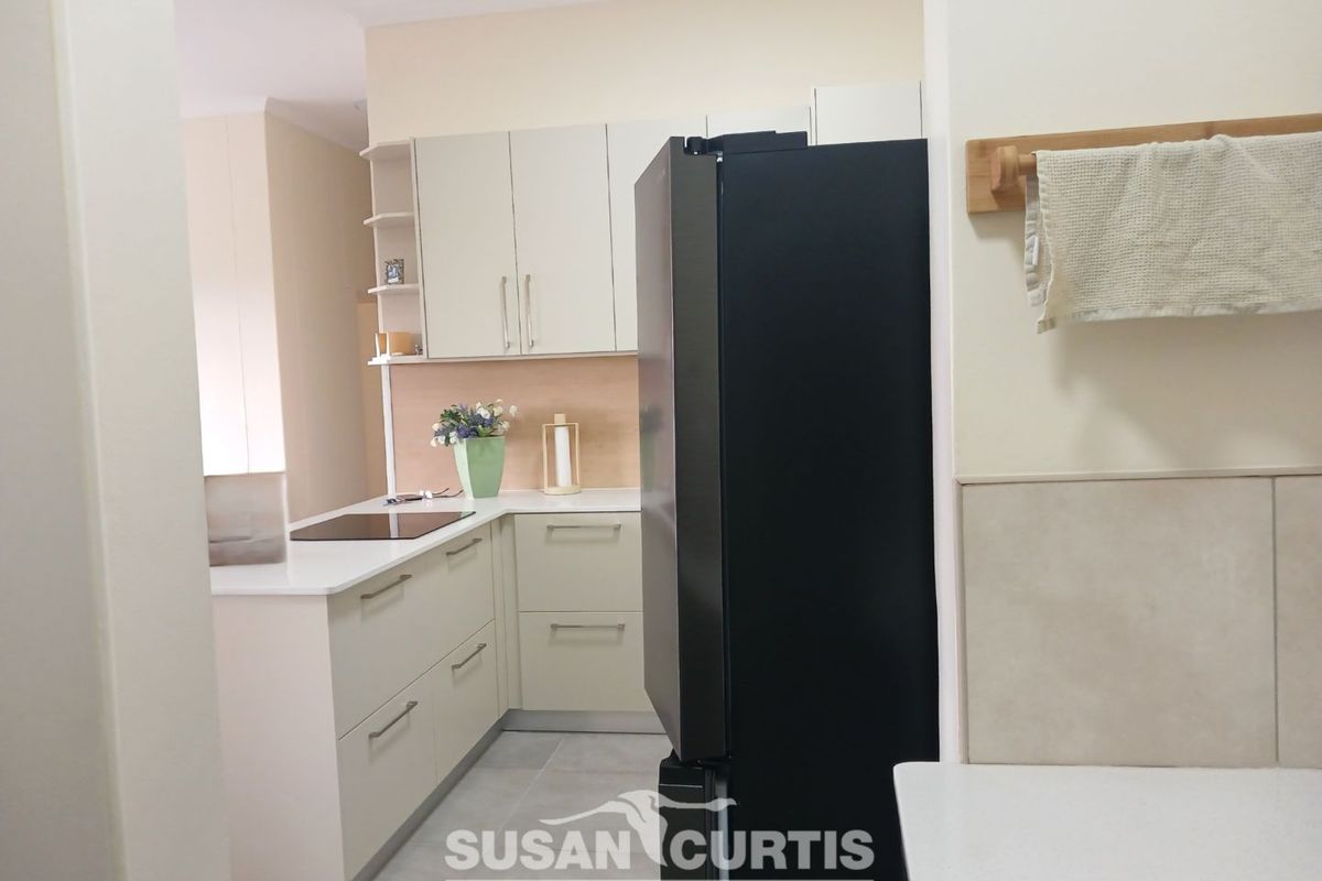Beautiful Modern Apartment - Photo 5