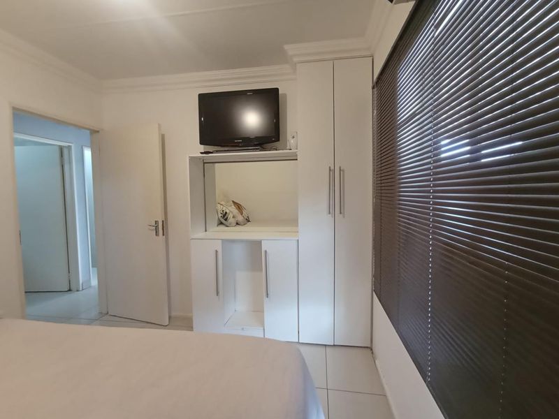 Grab this beautiful house - Photo 9