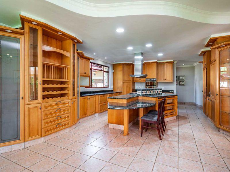 Exclusive Family Home, Perfectly Positioned. - Photo 9