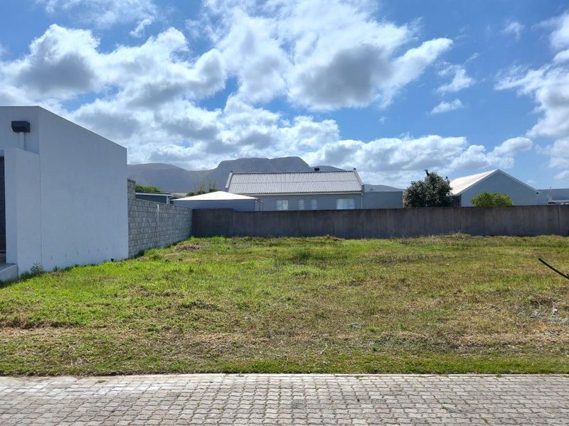 Prime Vacant Land in Franschekraal Villa Estate: Beach Proximity, Mountain Views and Tranquil Escape - Photo 4