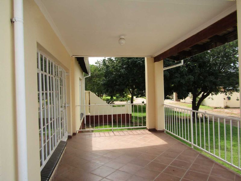 Charming Life -Rights Home in sought-after Retirement Village - Photo 8