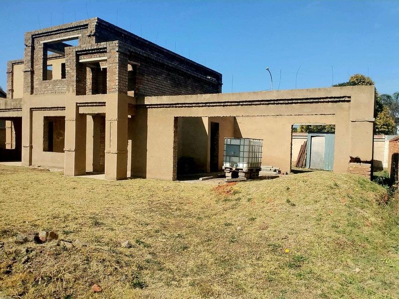 4 BEDROOMS INCOMPLETE STRUCTURES FOR SALE. - Photo 6