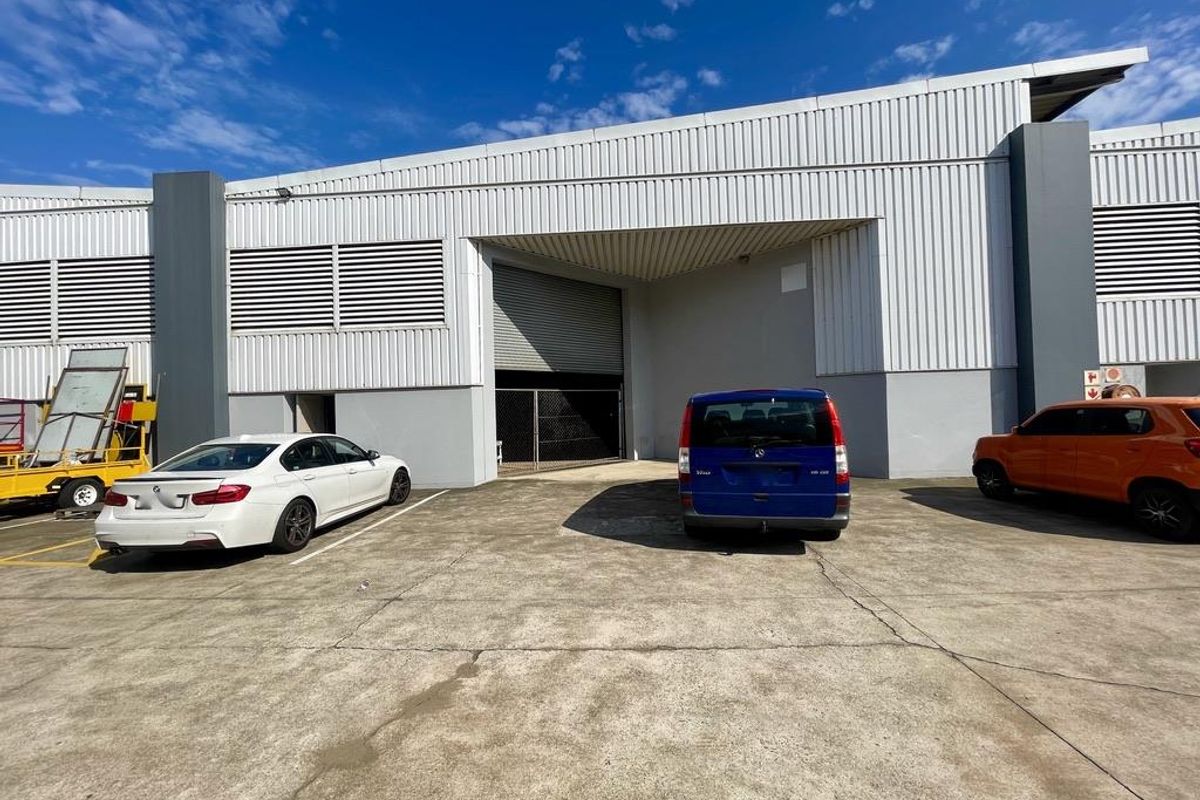 Hendra - Impressive Showroom & Prime Position | Mount Edgecombe Industrial Unit For Sale - Photo 2
