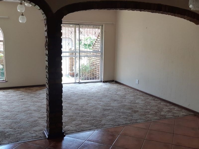 Investment Opportunity - Secure townhouse in lovely Clubville - Photo 6