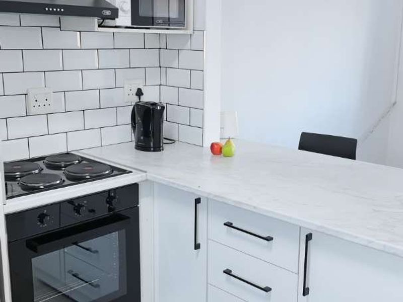 Newly renovated Family home or Investment Opportunity just waiting for you - Photo 2