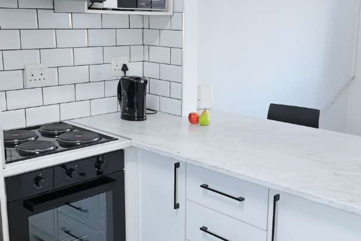 Newly renovated Family home or Investment Opportunity just waiting for you - Photo 2