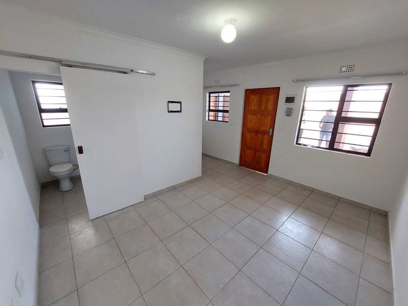 Bachelor Apartment for Rent in Malibu Village, Blue Downs - Photo 3