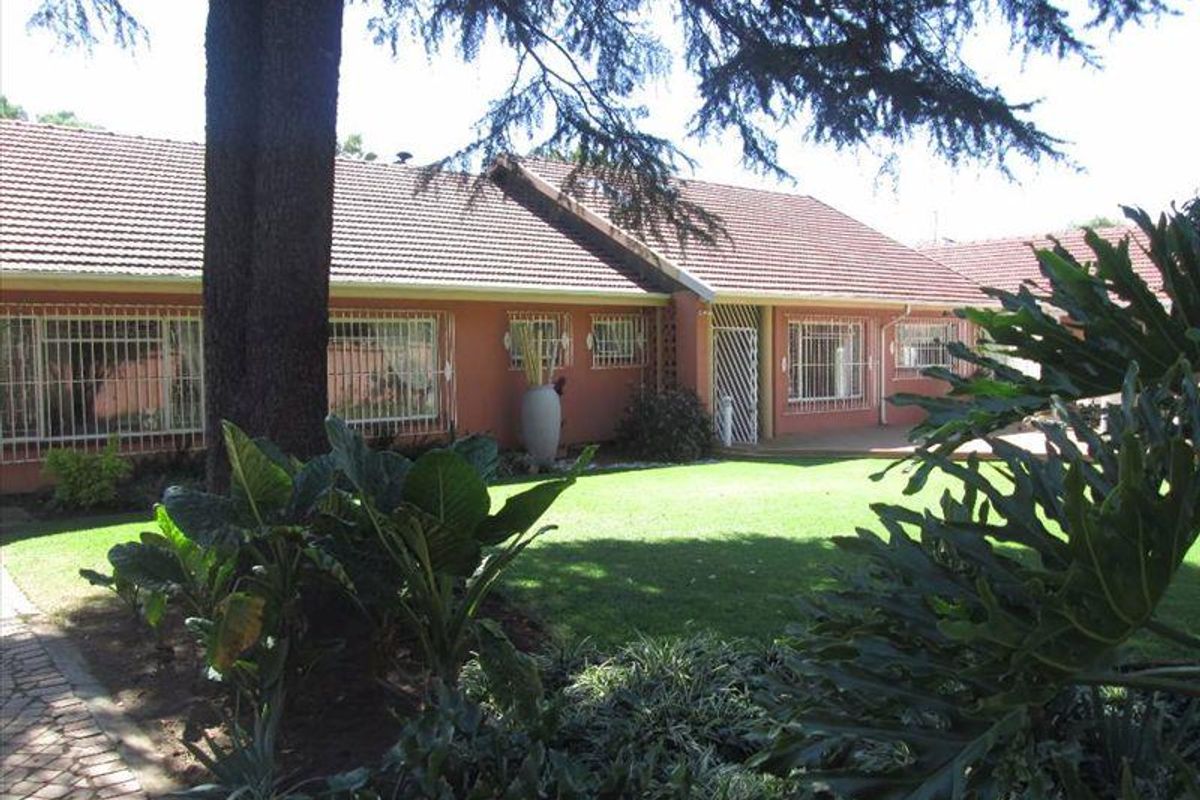 Comfort and space for an extended family in sought after Beyerspark - Photo 3