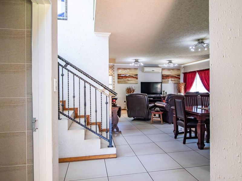 Low Maintenance Cluster. - Photo 6