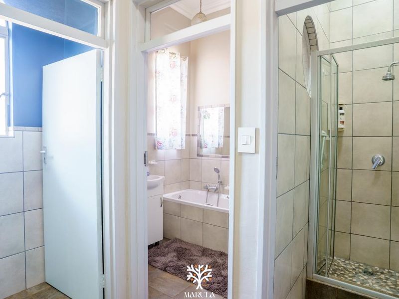 FOR SALE | N$5 500 000.00 | EXCLUSIVE SOLE MANDATE 📍 LUDWIGSDORF, WINDHOEK Potential Rental Income: N$45 000.00 - Photo 2