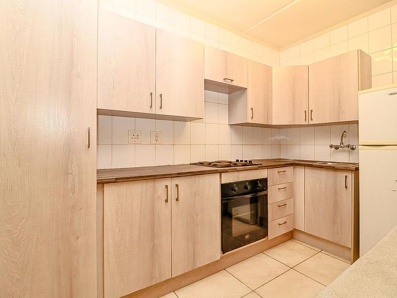 Secure Lock-Up and Go Garden Apartment! - Photo 2