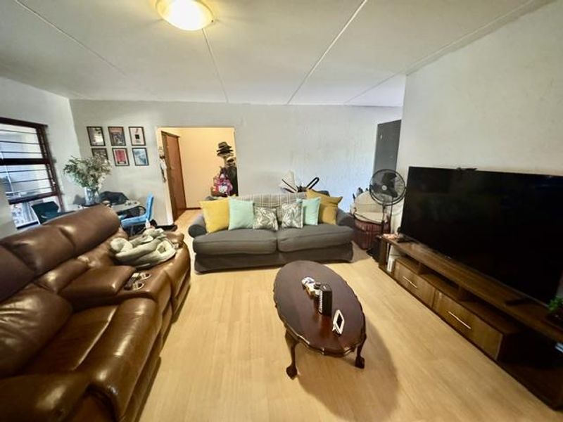 2 BED 2 BATH UNFURNISHED APARTMENT EDENBURG - Photo 3