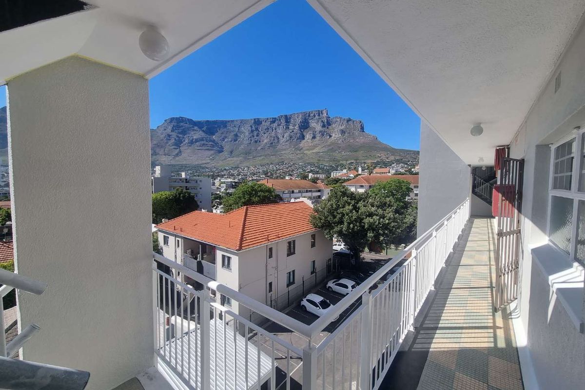 Unfurnished Two Bedroom Apartment To Rent in Tamboerskloof - Photo 2