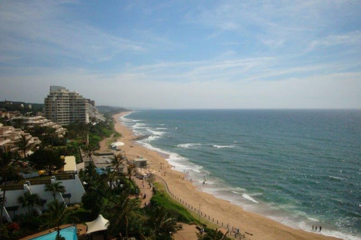EXCLUSIVE BEACH FRONT APARTMENT - Photo 2