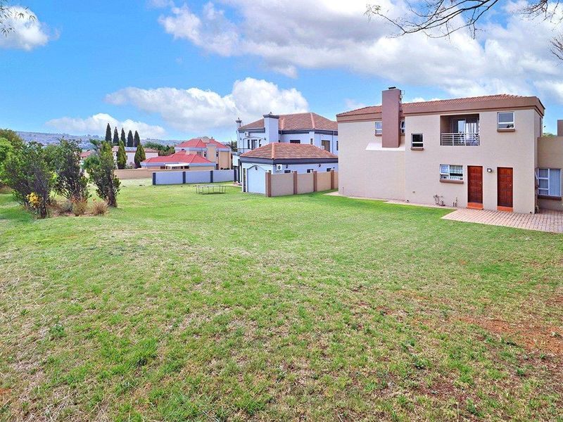 4 Bedroom - Beautiful Views - Photo 6