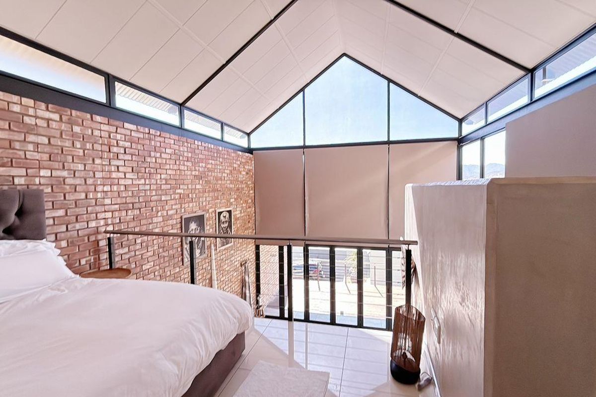 Townhouse with amazing views - Photo 5