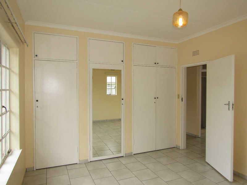 Charming two bedroom life rights home for the elderly. - Photo 4