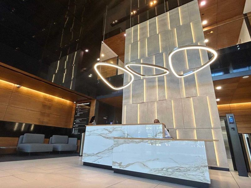 AAA-Grade 715m2 office to let on 10th floor of Convention Towers - Photo 4