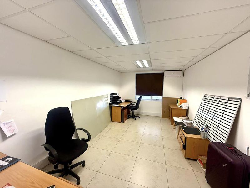 4 Private Office Spaces To Let - Photo 10