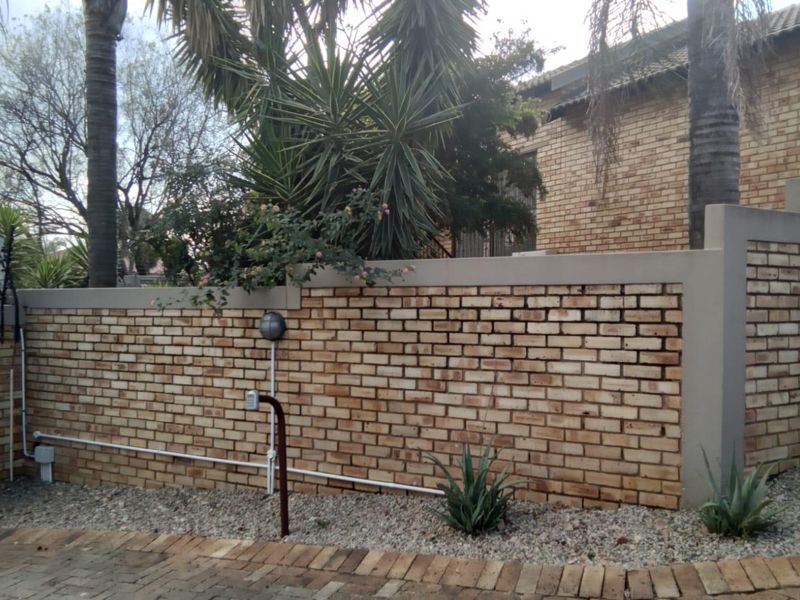 The Perfect Start or Smart Downscale – Secure,  and Well Located! - Photo 4