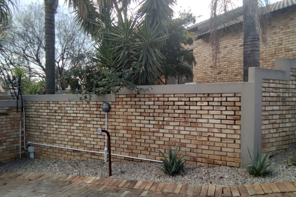 The Perfect Start or Smart Downscale – Secure,  and Well Located! - Photo 4