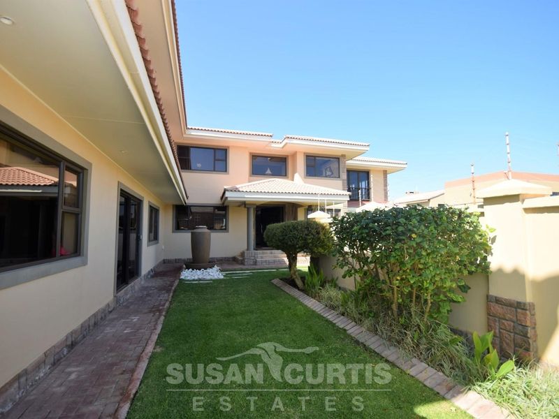 WELL BUILD FAMILY HOME CLOSE TO THE OCEAN - Photo 7