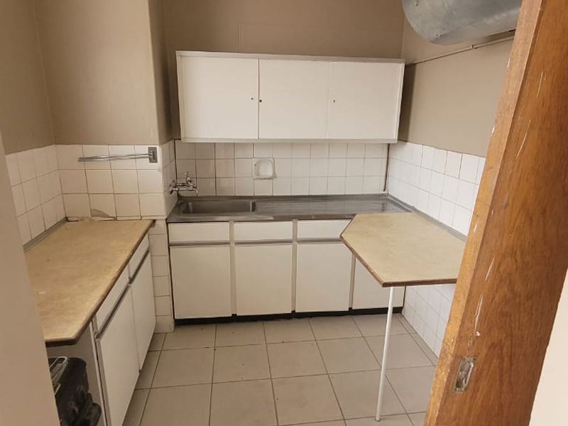 Sunnyside Gem: Ideal Home or Lucrative Investment! - Photo 2