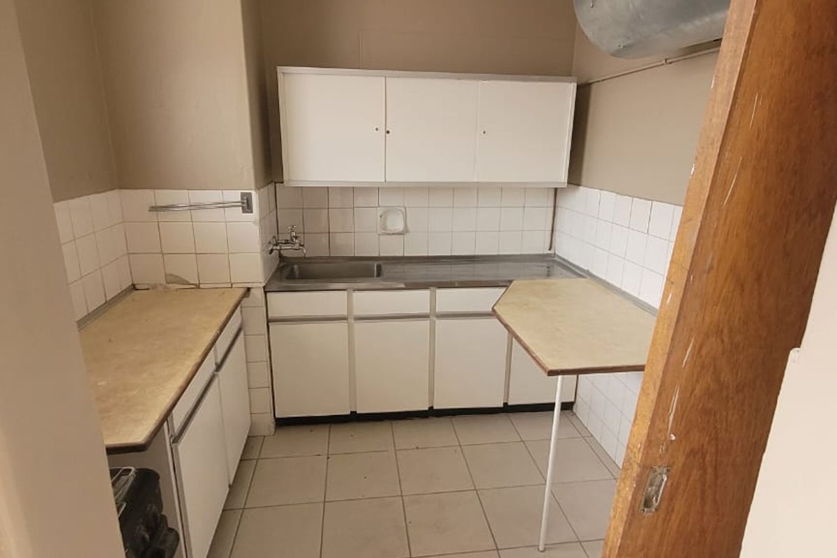 Sunnyside Gem: Ideal Home or Lucrative Investment! - Photo 2