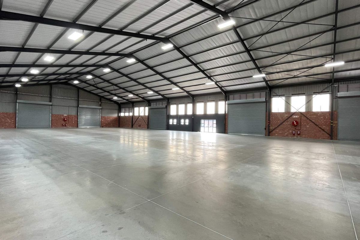 Warehouse in secure Business Park, available immediately! - Photo 5