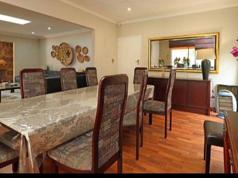 Your Dream Family Home In Bruma's Premier Boomed Enclave! - Photo 6