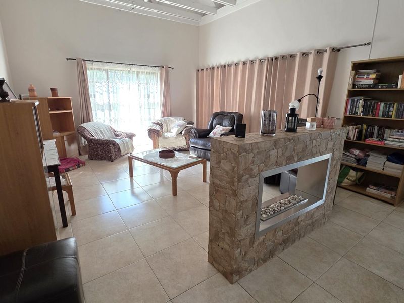 Elegant 4 Bedroom Family Home in Leloko Lifestyle Estate - Photo 7