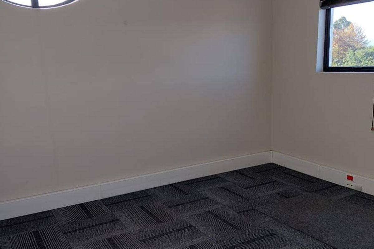 COMMERCIAL PROPERTY TO RENT IN HOWICK NORTH - Photo 4