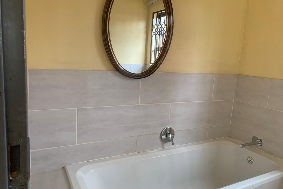 **Charming Bachelor Pad for Rent in Birchleigh** - Photo 5
