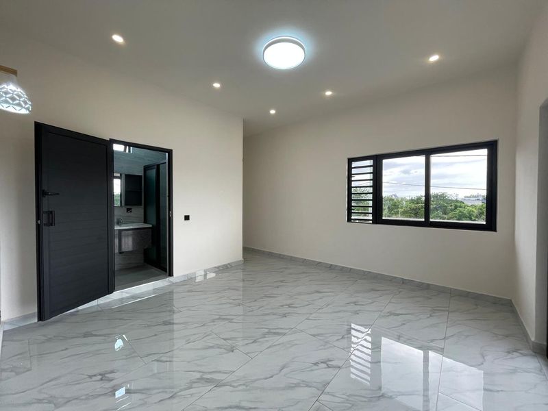 Contemporary Newly Built Villa with Rooftop Views – 5 Minutes from Super U, Grand Baie - Photo 7