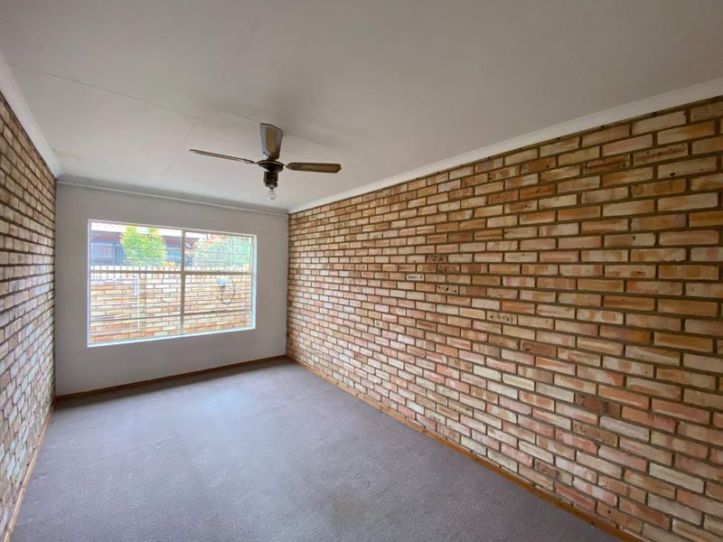 Cosy Townhouse for grabs - Photo 3