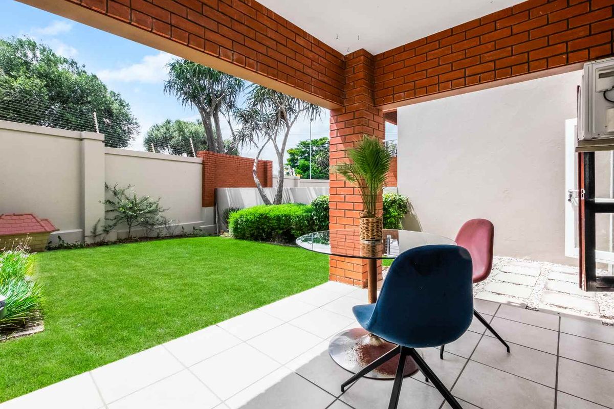 IDEAL LOCK-UP AND GO GROUND FLOOR UNIT IN SOUGHT AFTER TINZA LIFESTYLE ESTATE - Photo 2