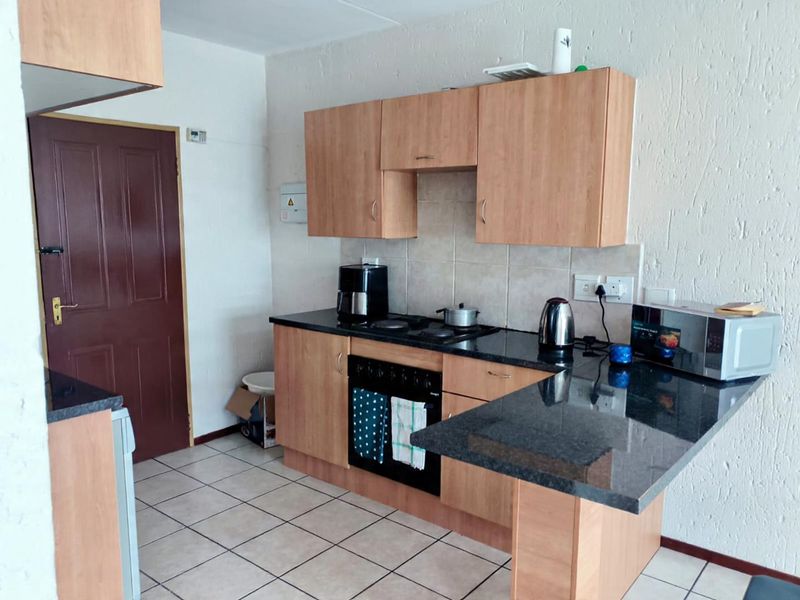 2 bedroom ground floor unit, great investment or first time buy! - Photo 3