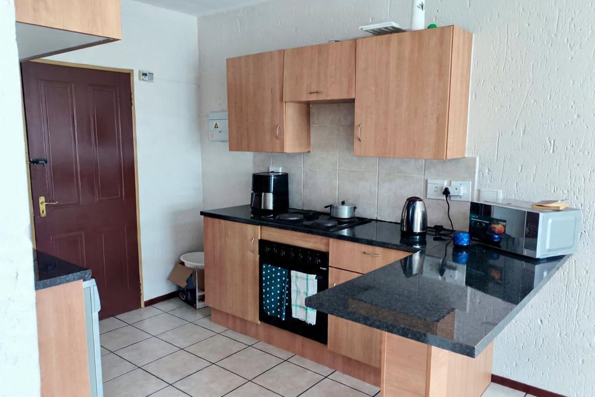 2 bedroom ground floor unit, great investment or first time buy! - Photo 3