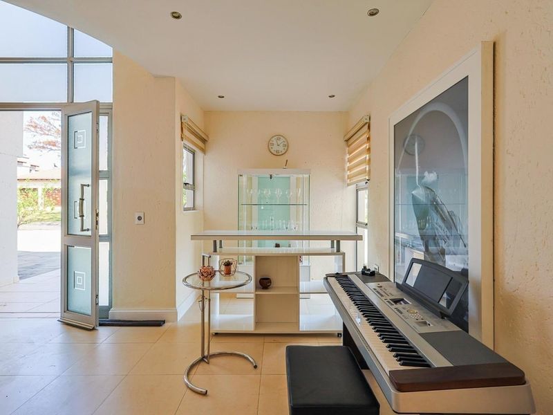 4 Bedroom For Rent - Photo 8