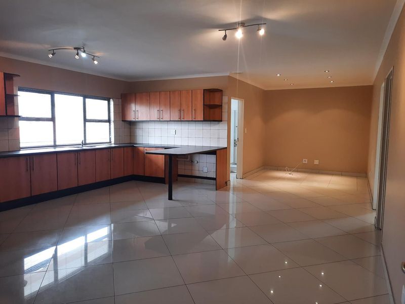 2 bedroom apartment for sale- Cimbebasia - Photo 7