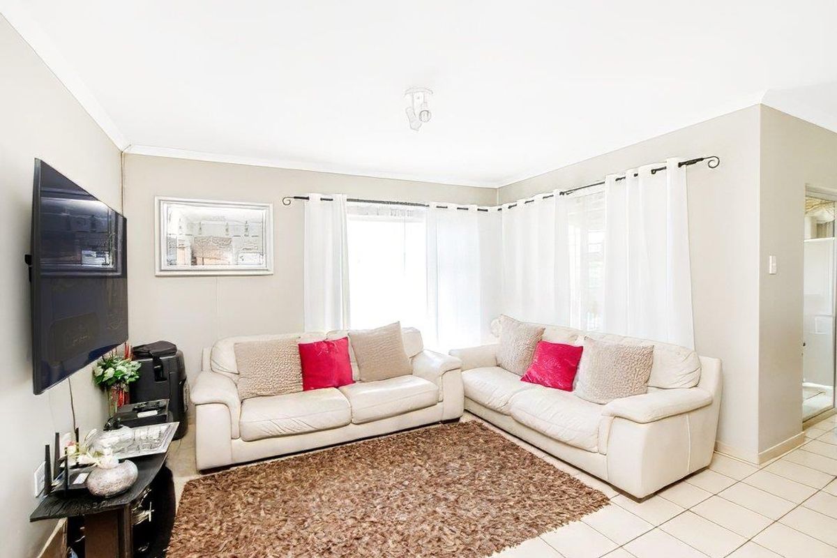 Lovely 3 bedroom 2 bathroom unit for sale in Florida - Photo 3