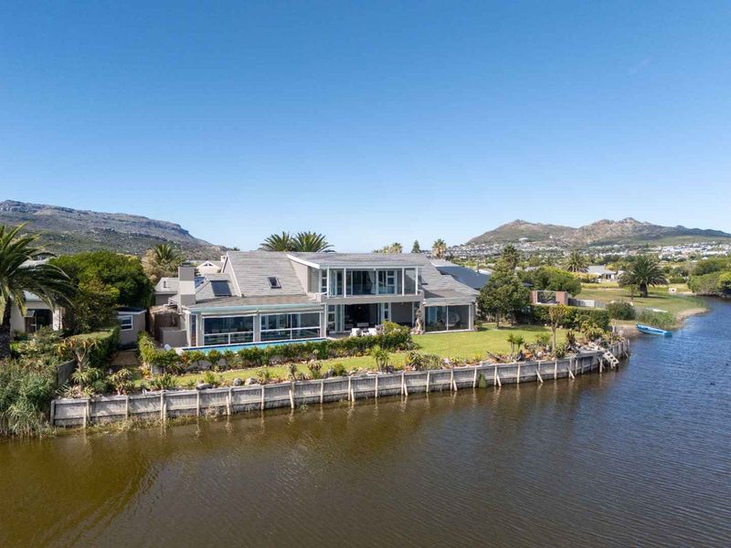 A home that is a True Labour of Love - Photo 1